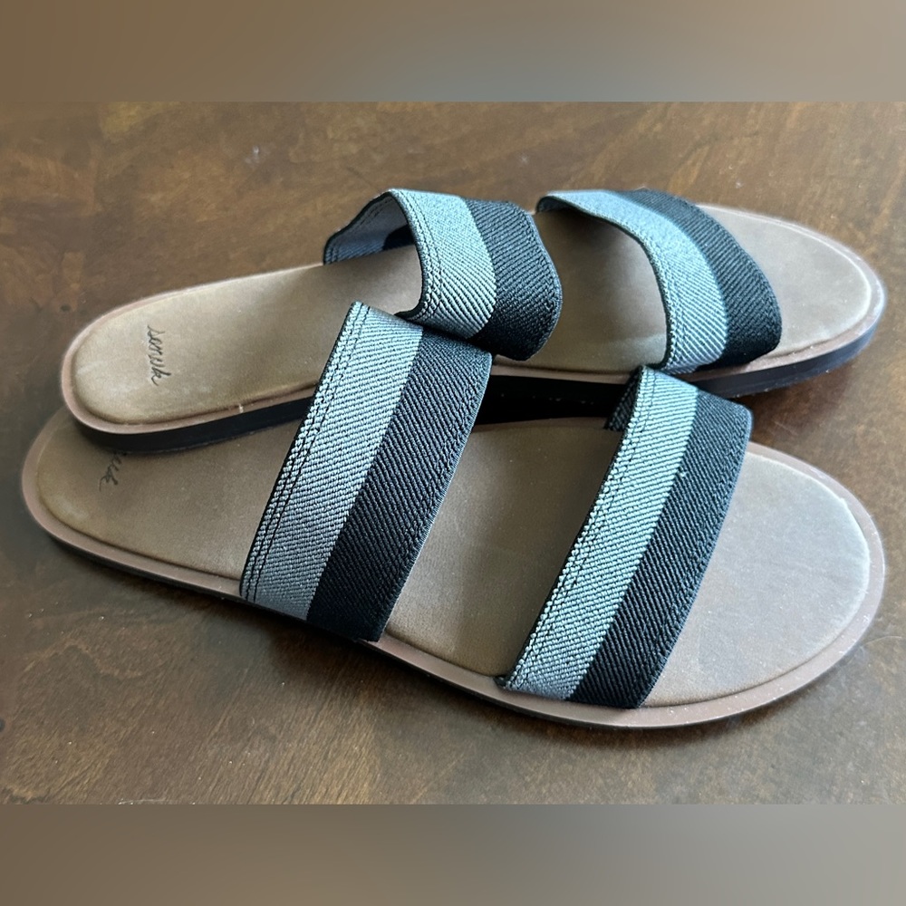 Sanuk "Gora" Yoga Ladies Black Sandals, Size 9,  Black Gray,‎ Like New